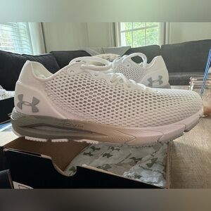 Brand New - Women’s Underarmour HOVR Bluetooth Running Size 8